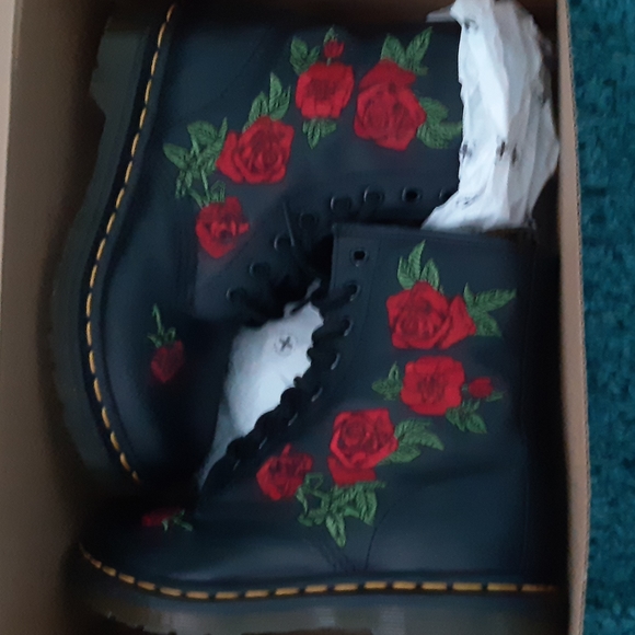 Dr. Martens Shoes - Doc Martians rose print size 5